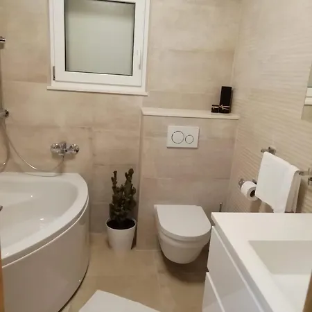 Albatros Kaštel Sućurac