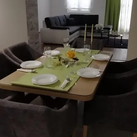 Albatros Apartment *